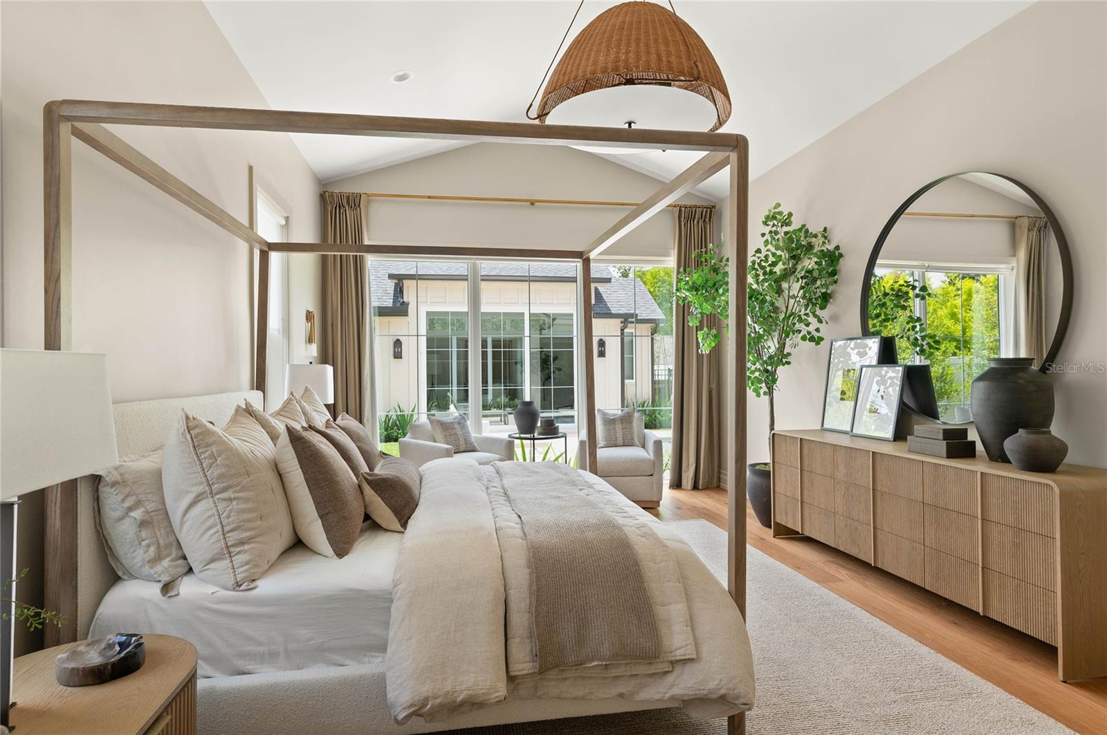 BEVERLY SHORES - Residential