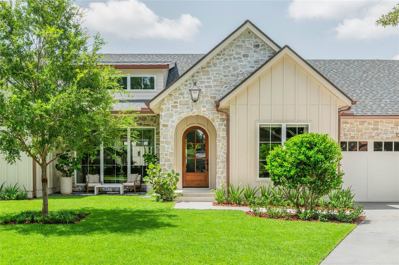 BEVERLY SHORES - Residential