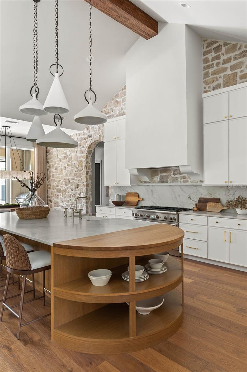 BEVERLY SHORES - Residential