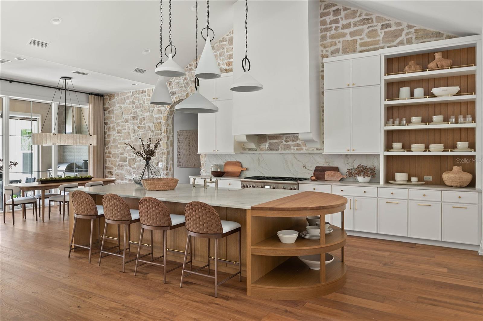 BEVERLY SHORES - Residential