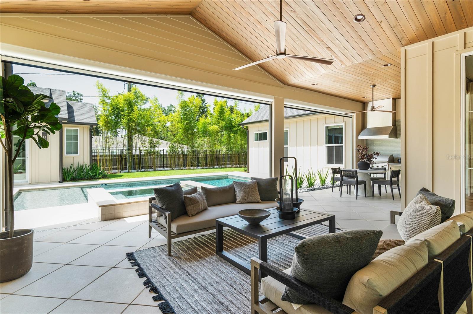 BEVERLY SHORES - Residential