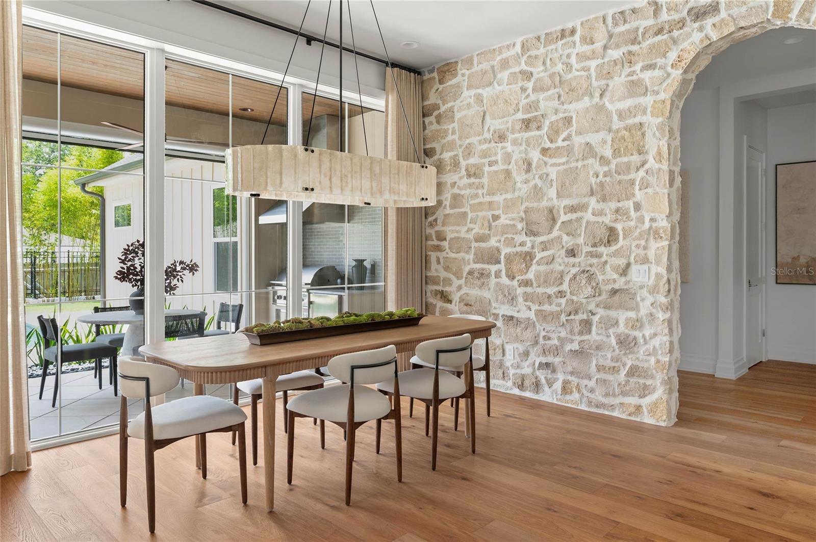 BEVERLY SHORES - Residential