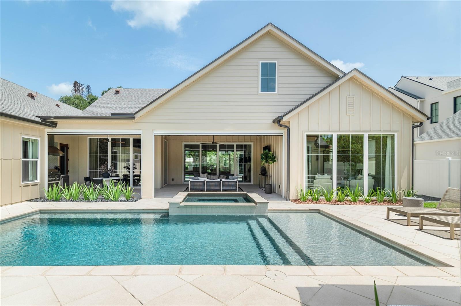 BEVERLY SHORES - Residential
