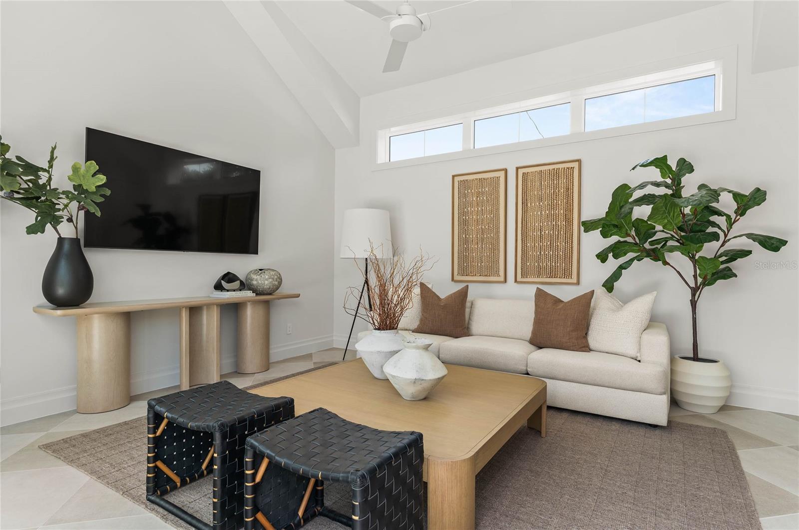 BEVERLY SHORES - Residential