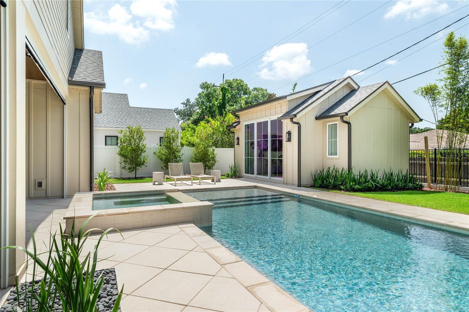 BEVERLY SHORES - Residential