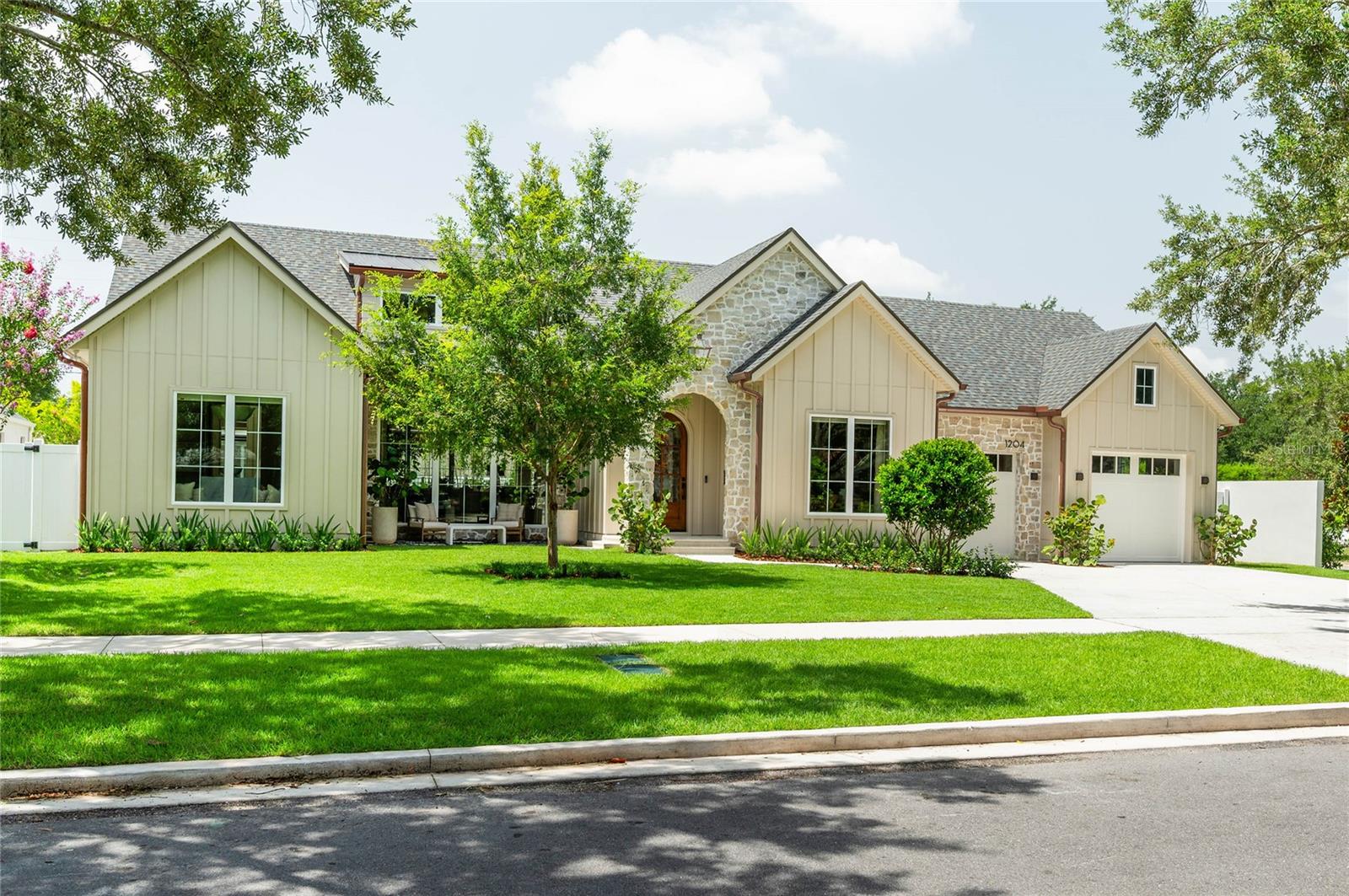 BEVERLY SHORES - Residential