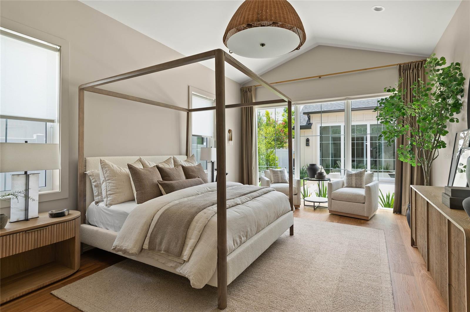 BEVERLY SHORES - Residential