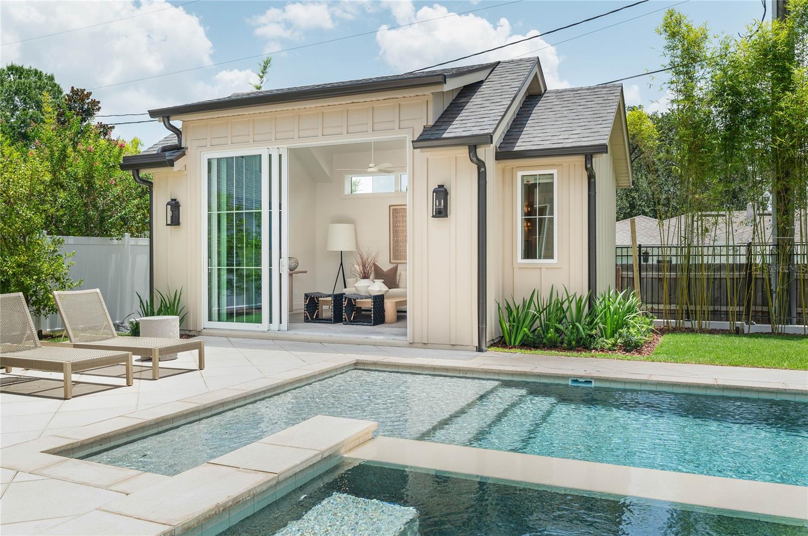 BEVERLY SHORES - Residential