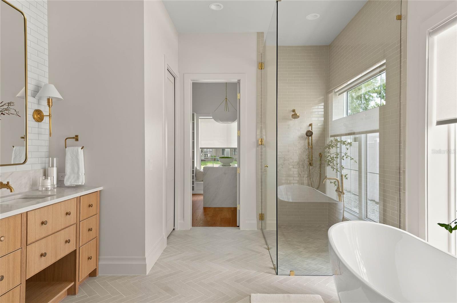 BEVERLY SHORES - Residential
