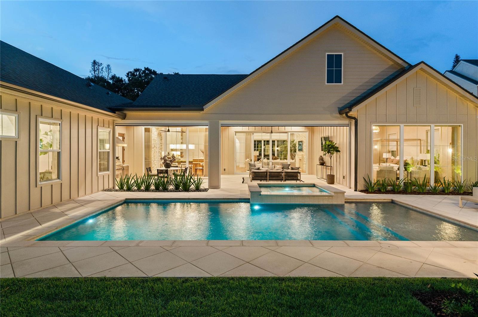 BEVERLY SHORES - Residential