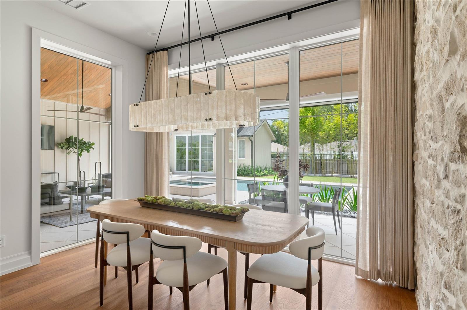 BEVERLY SHORES - Residential