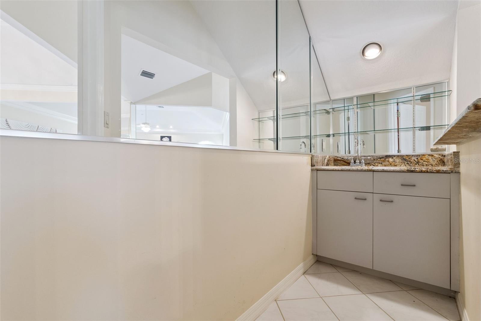HEATHROW/ REGENCY GREEN - Residential