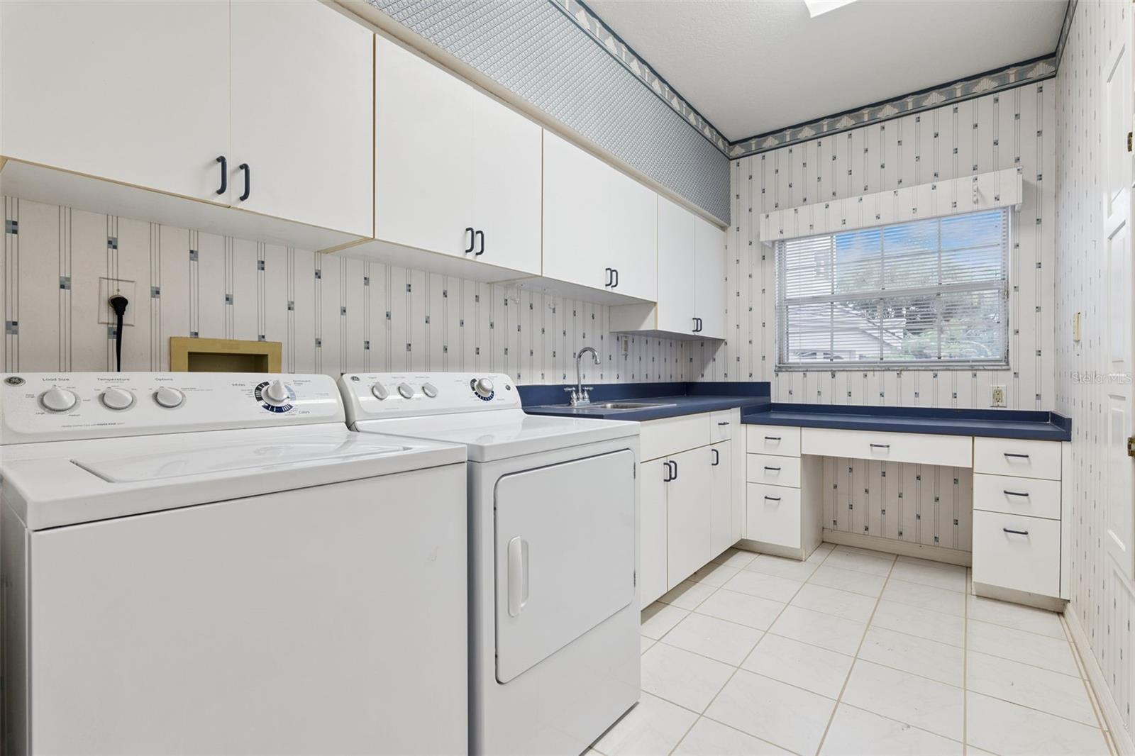 HEATHROW/ REGENCY GREEN - Residential