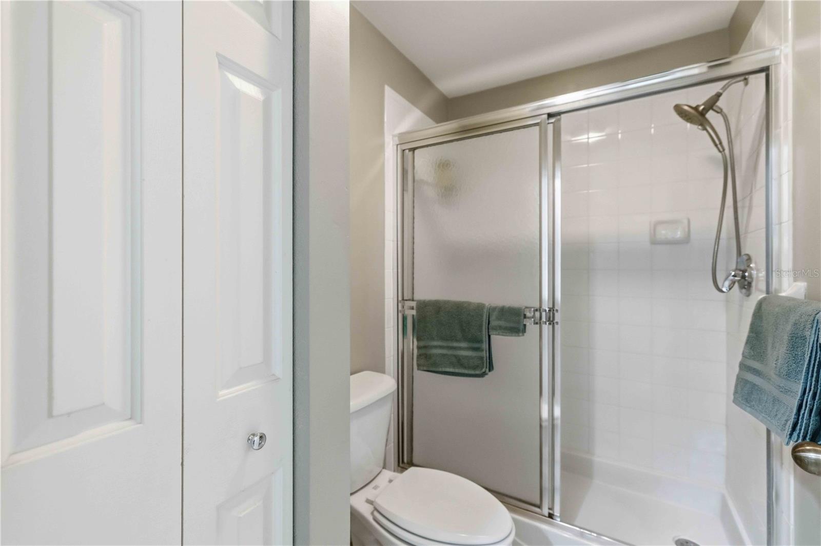 HERITAGE OAK PARK WATERS EDGE - Residential