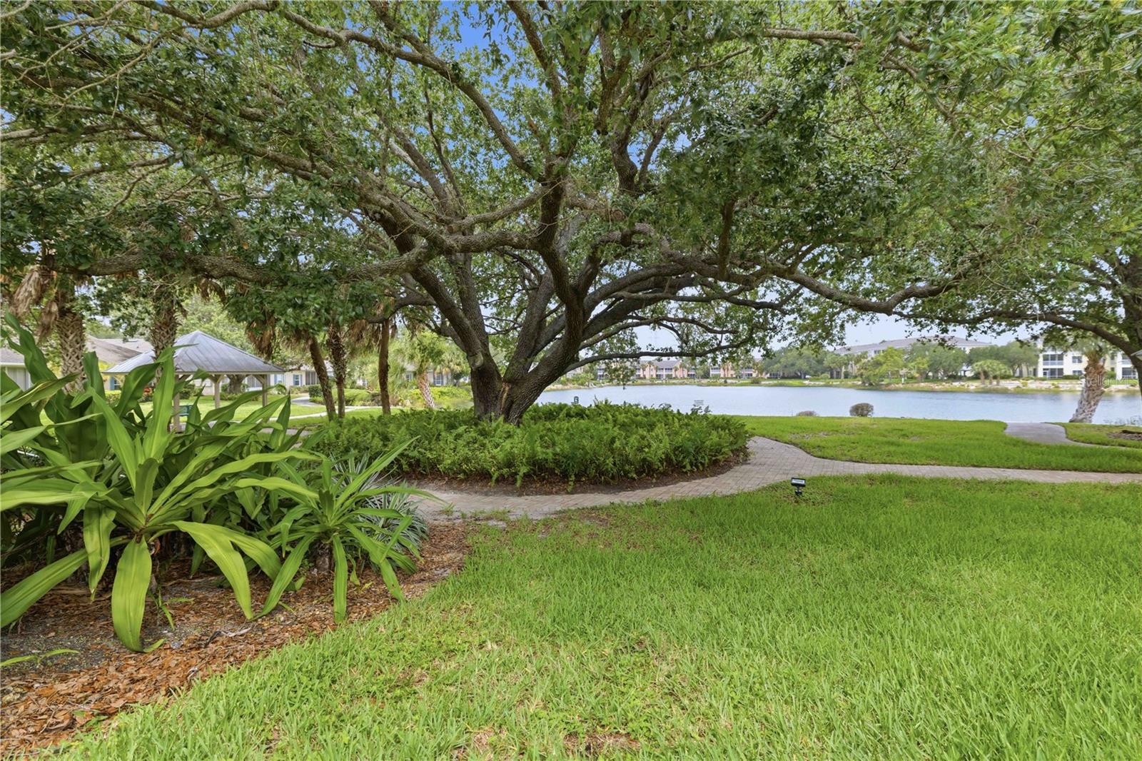 HERITAGE OAK PARK WATERS EDGE - Residential