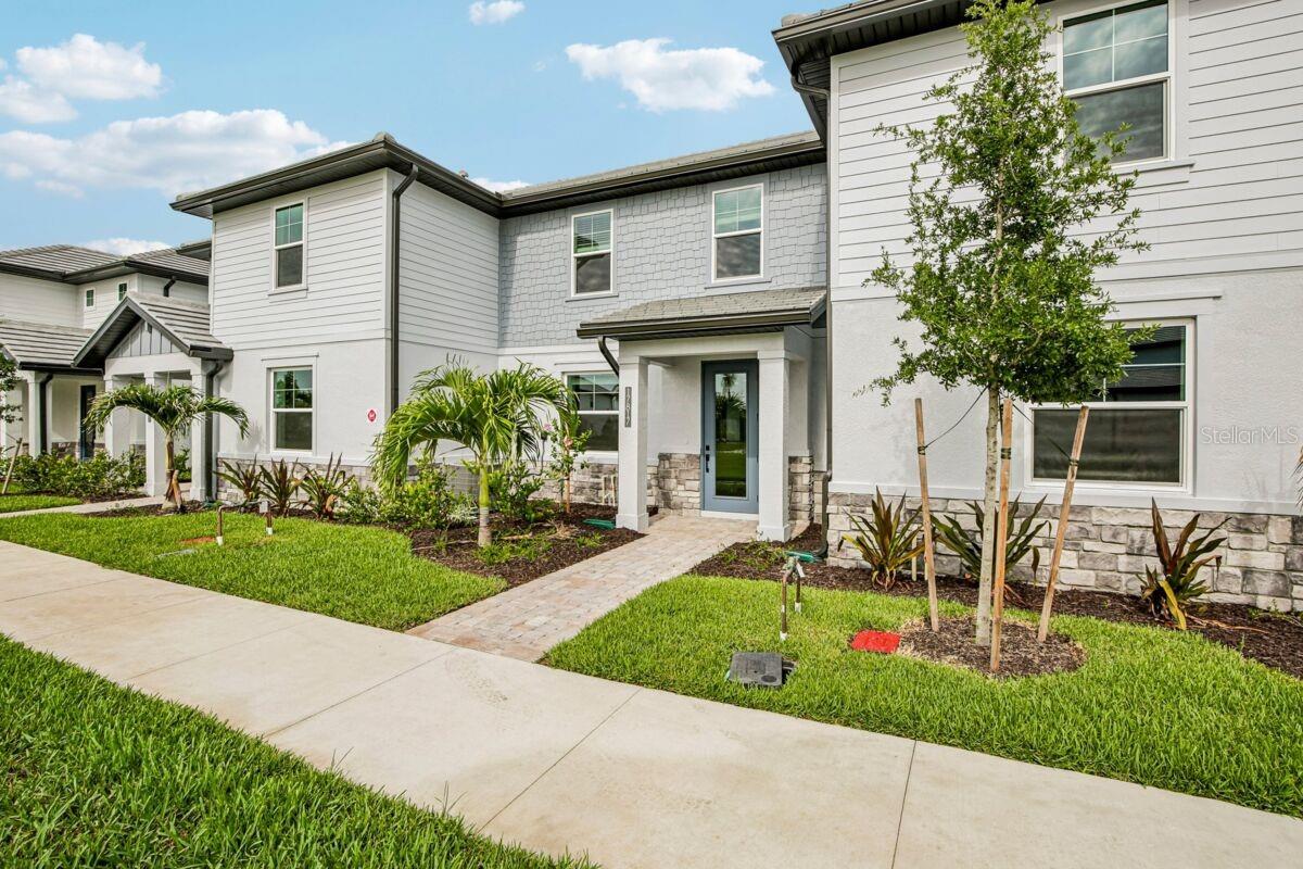 PALMERA AT WELLEN PARK - Residential