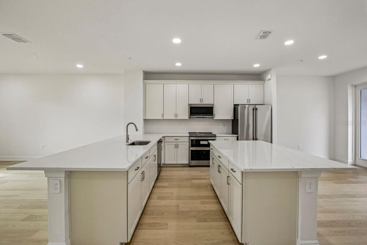 PALMERA AT WELLEN PARK - Residential