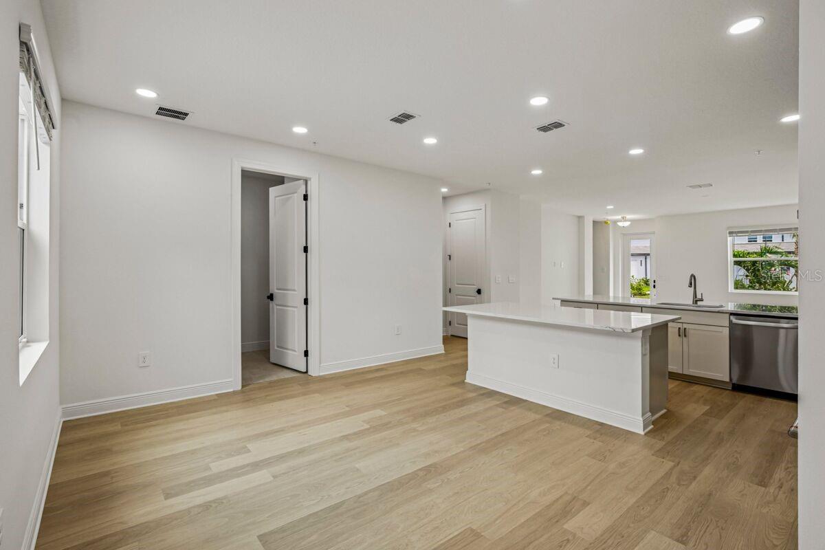 PALMERA AT WELLEN PARK - Residential