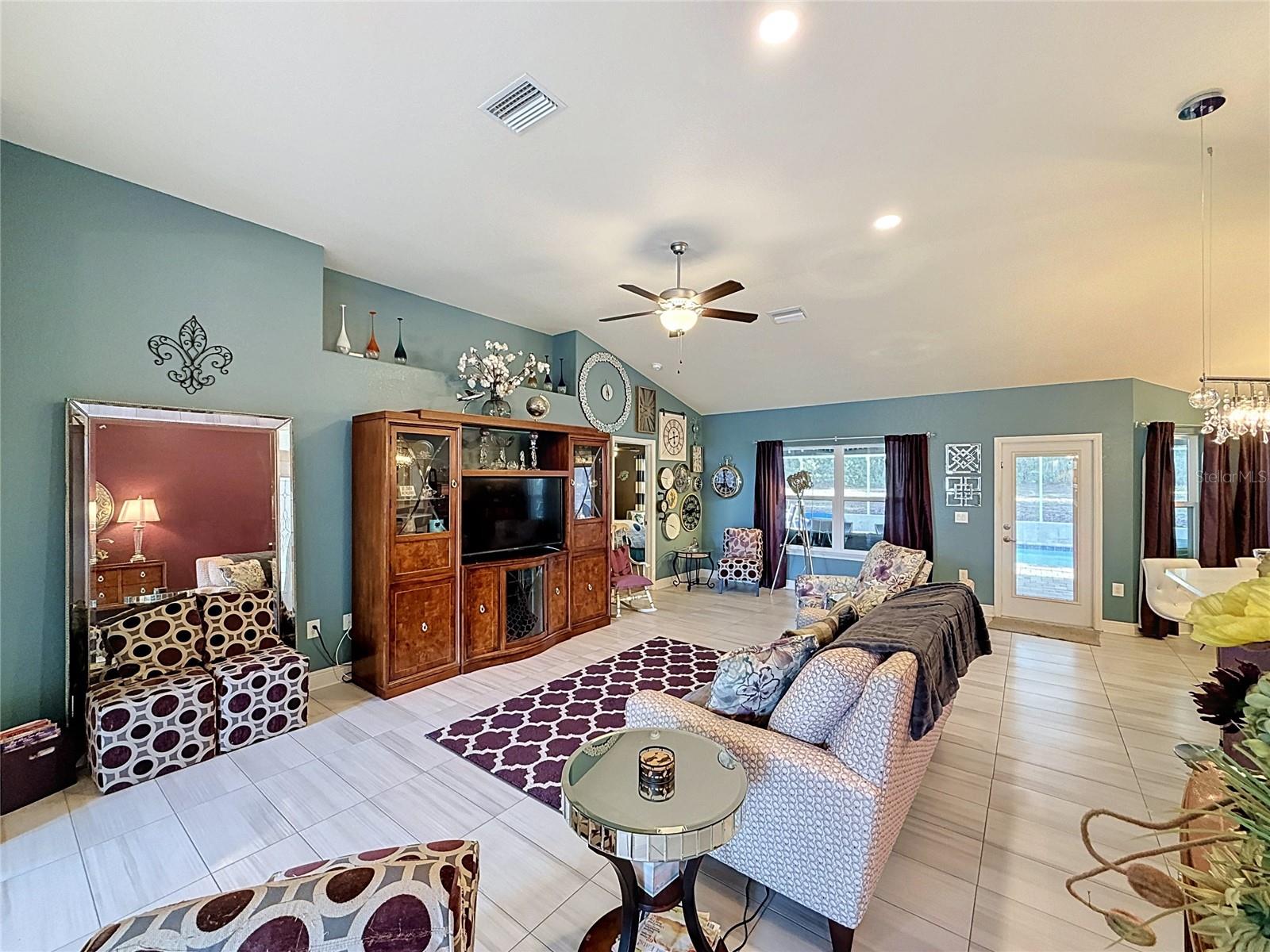 SPRING HILL - Residential
