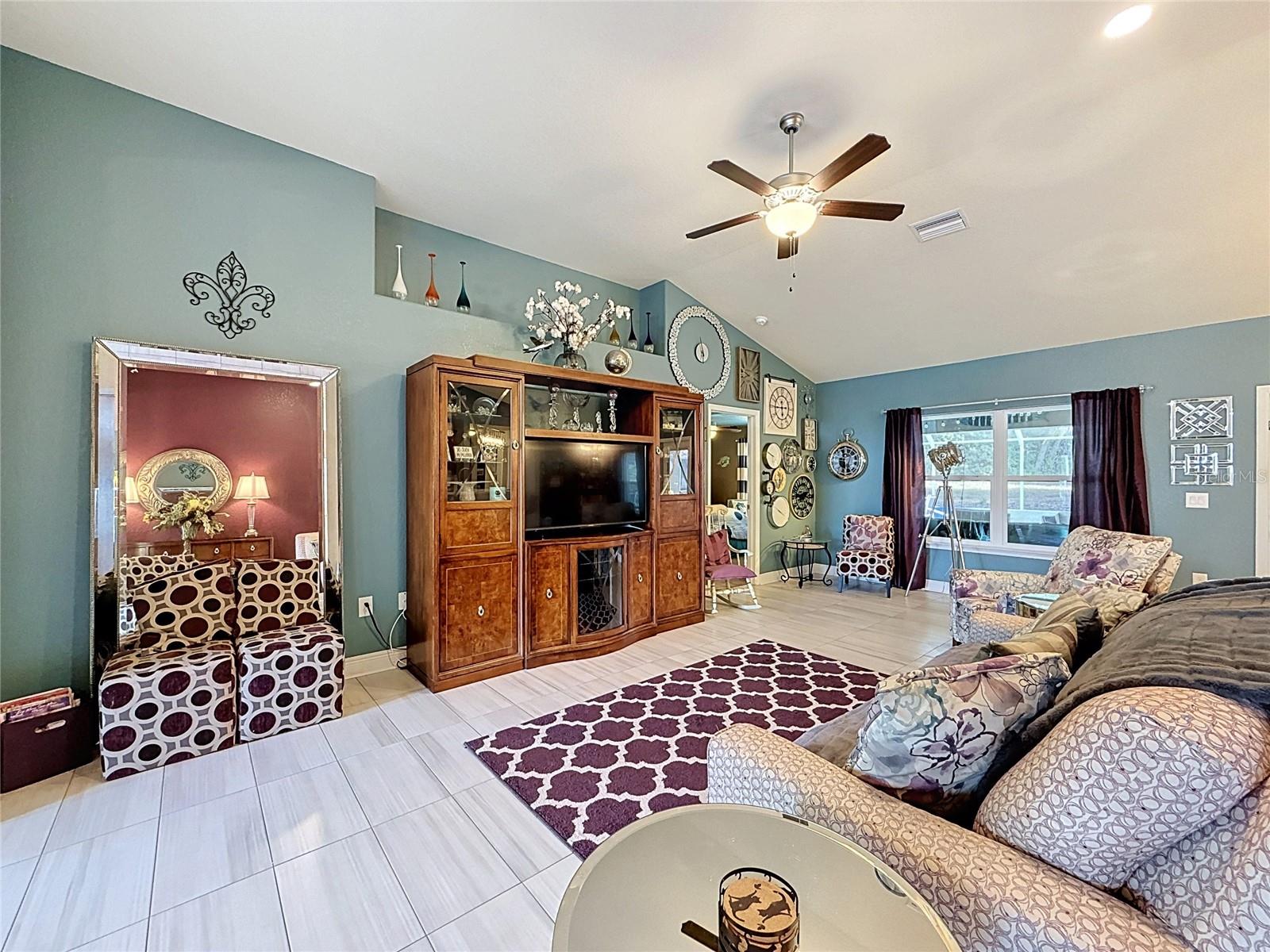 SPRING HILL - Residential
