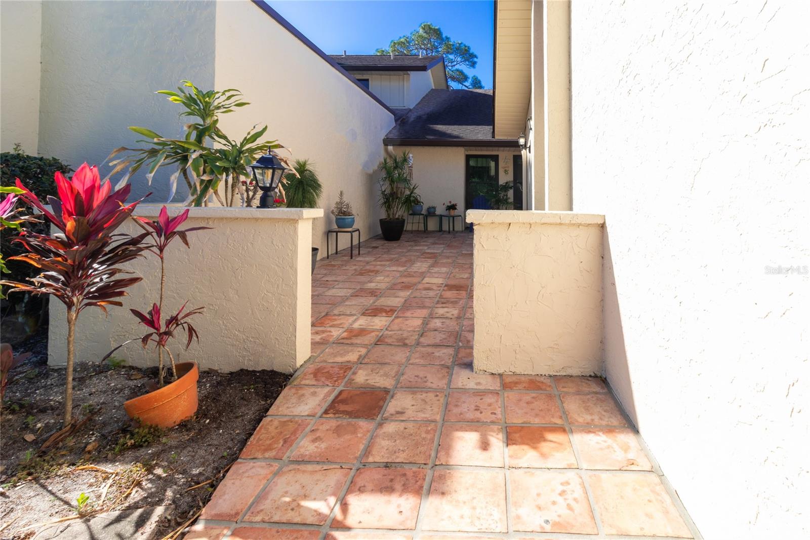 THE VILLAS AT EL CONQUISTADOR - Residential Lease