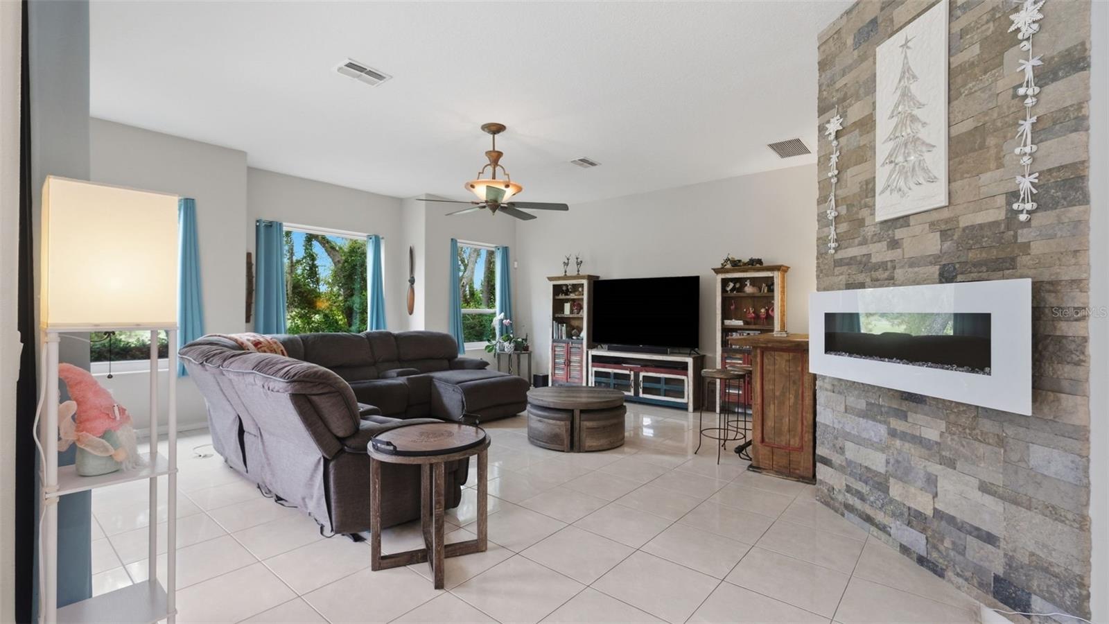 WOODLAND WATERS PH 2 - Residential
