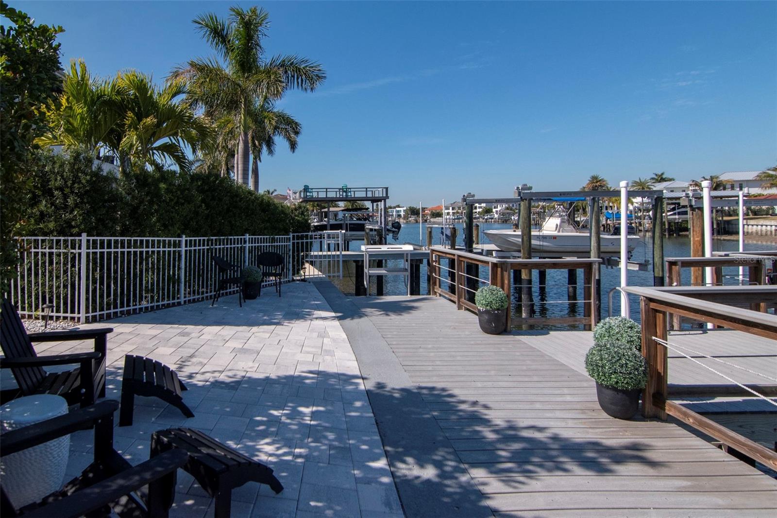 SUNSET PARK ISLES UNIT 4 - Residential