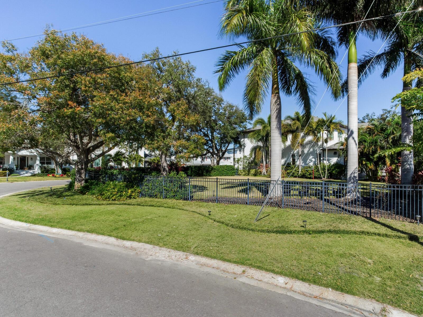 SUNSET PARK ISLES UNIT 4 - Residential