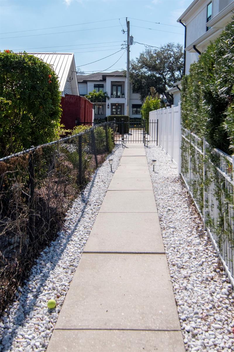 SUNSET PARK ISLES UNIT 4 - Residential