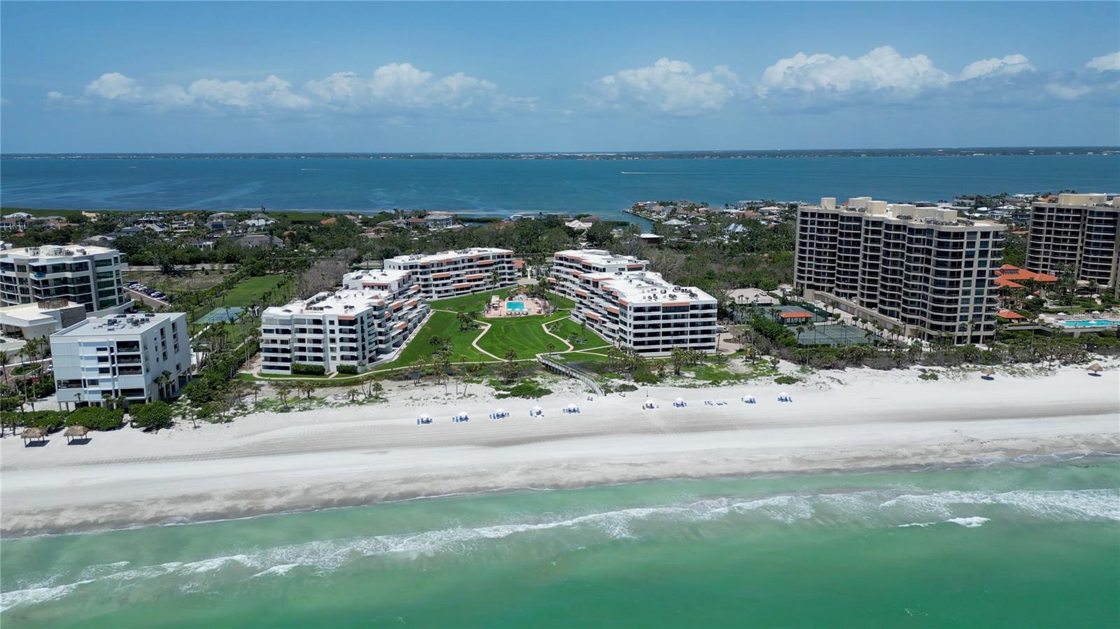 PLAYERS CLUB IV - Residential