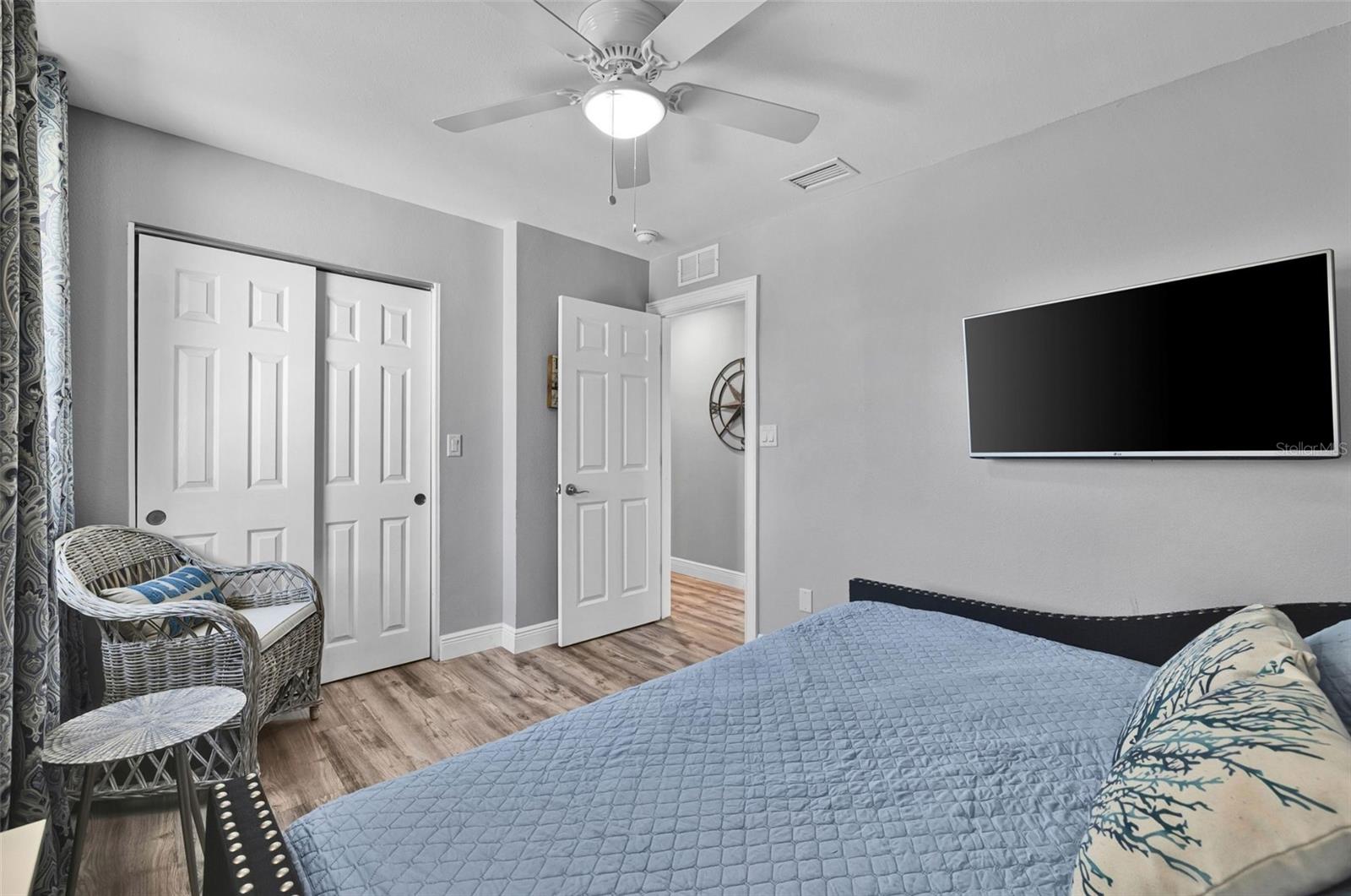 SHIP-A-HOEY CONDO - Residential
