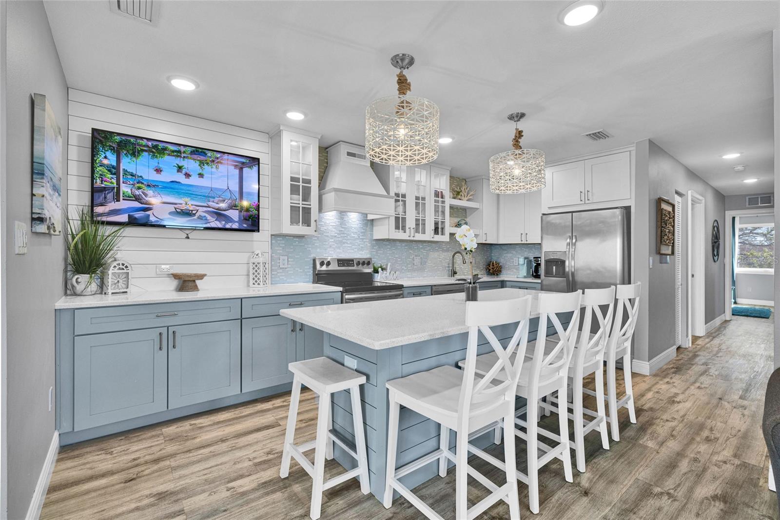 SHIP-A-HOEY CONDO - Residential