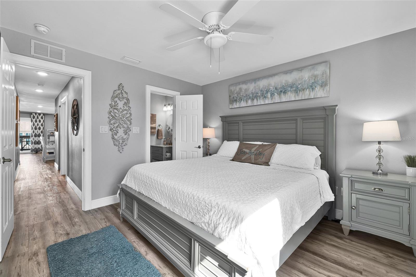 SHIP-A-HOEY CONDO - Residential