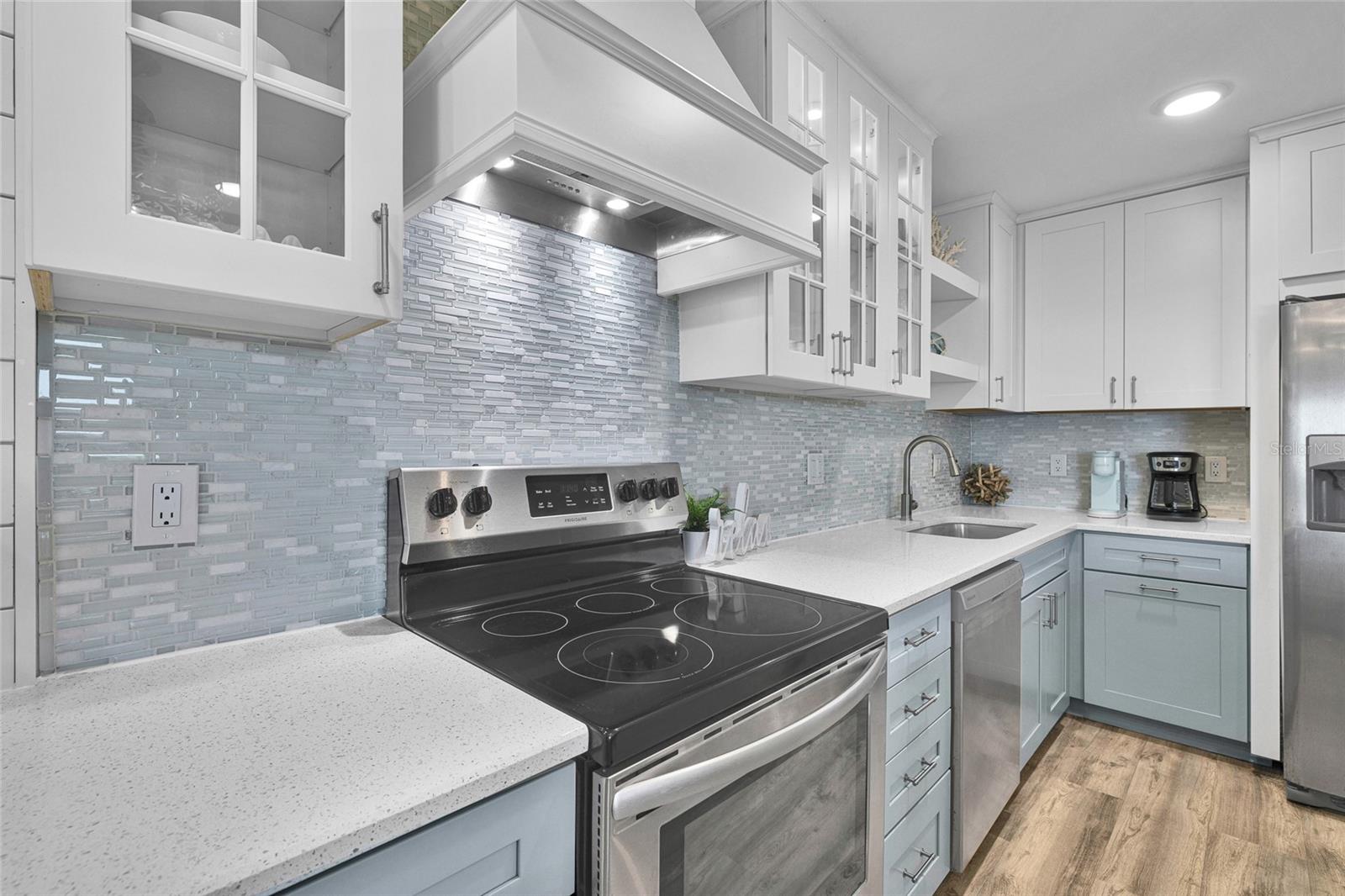 SHIP-A-HOEY CONDO - Residential