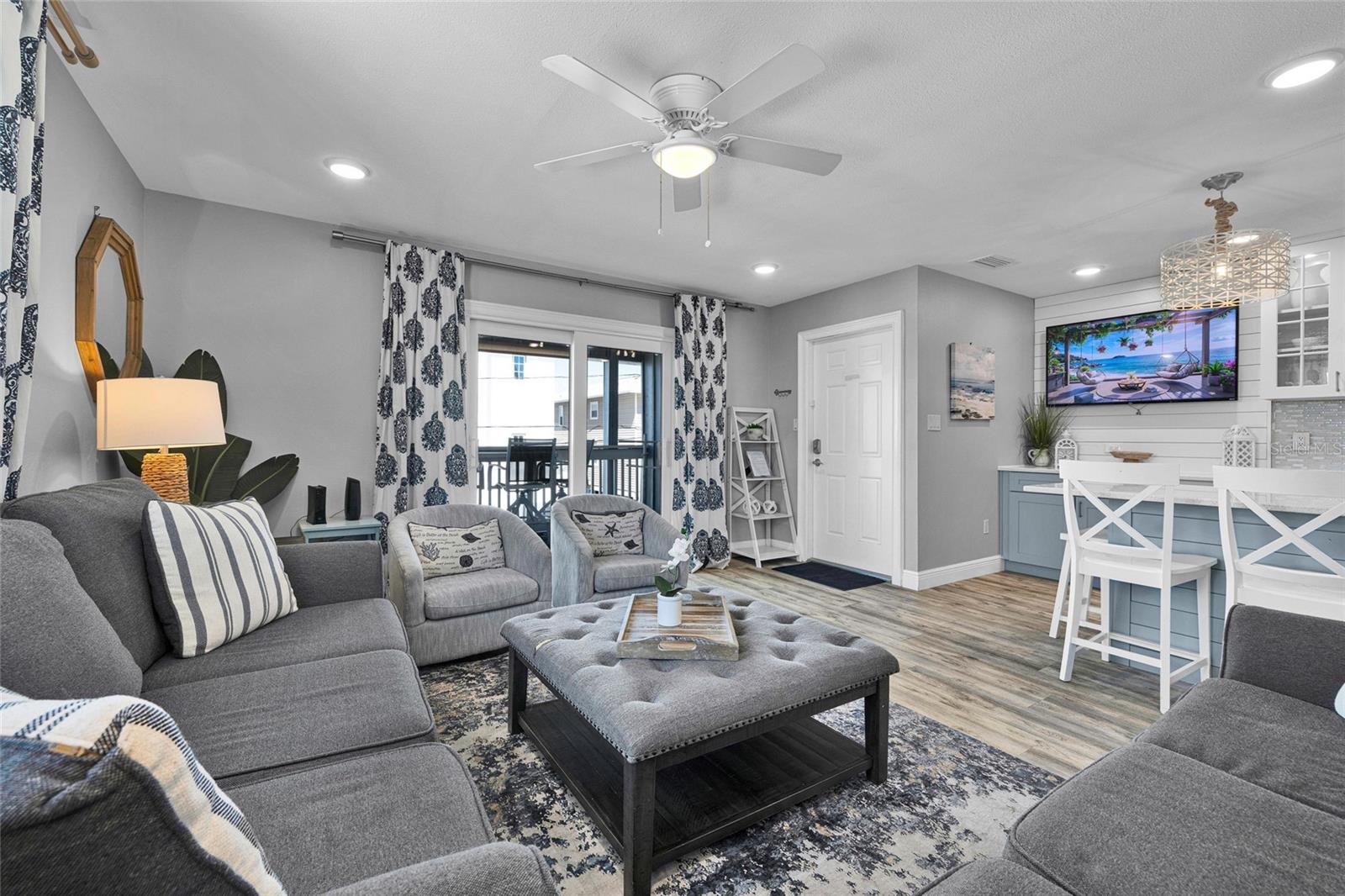 SHIP-A-HOEY CONDO - Residential