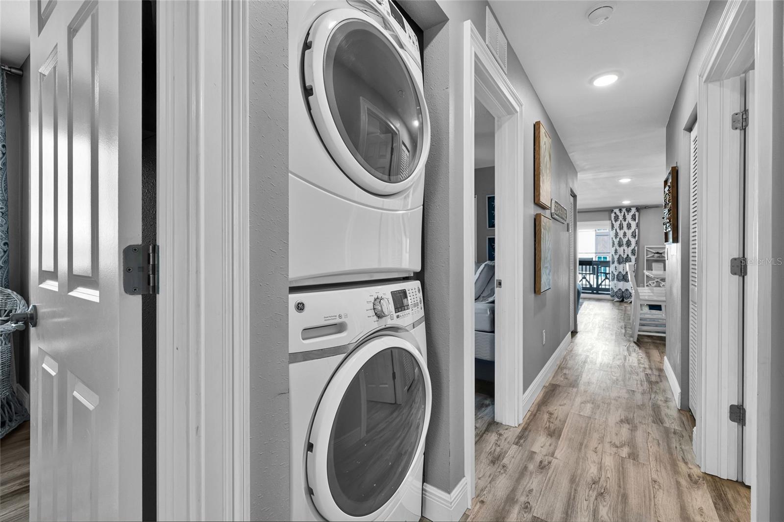 SHIP-A-HOEY CONDO - Residential
