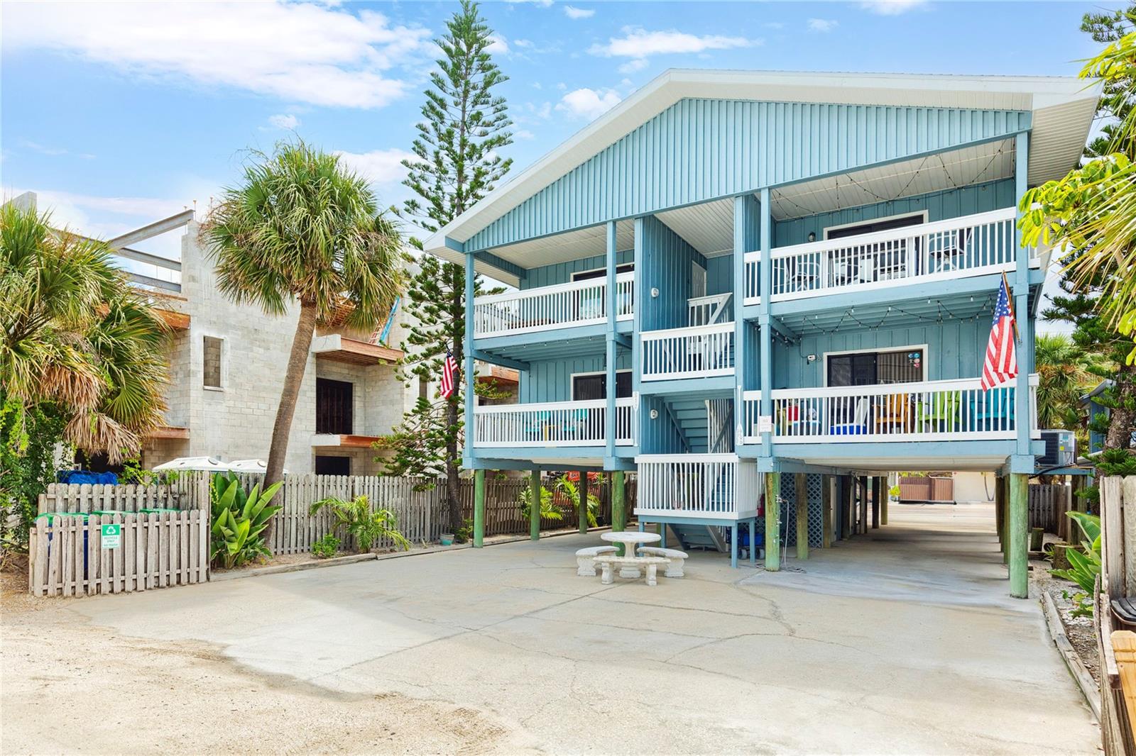 SHIP-A-HOEY CONDO - Residential