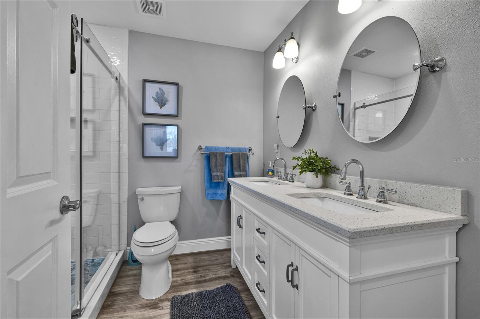 SHIP-A-HOEY CONDO - Residential