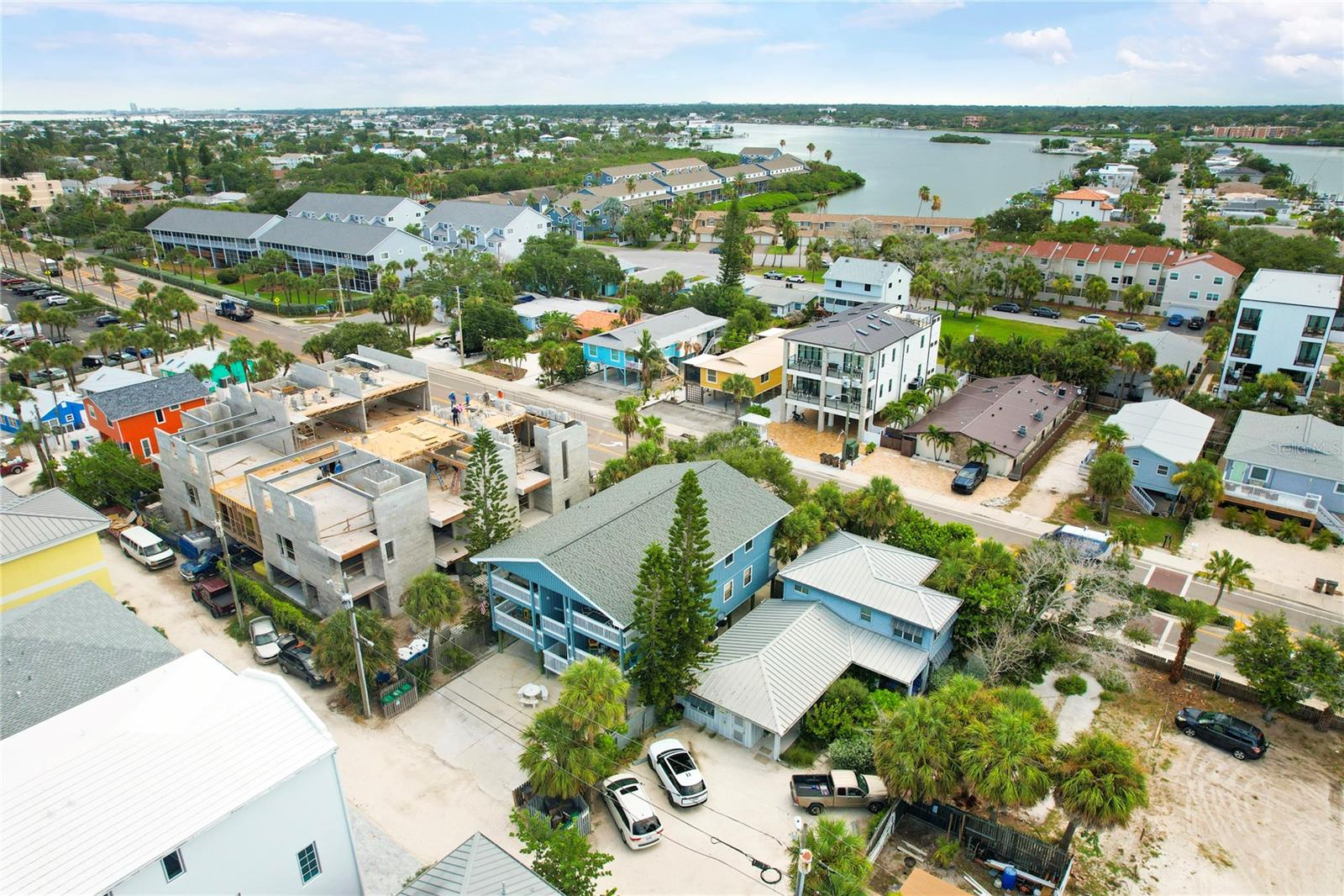 SHIP-A-HOEY CONDO - Residential