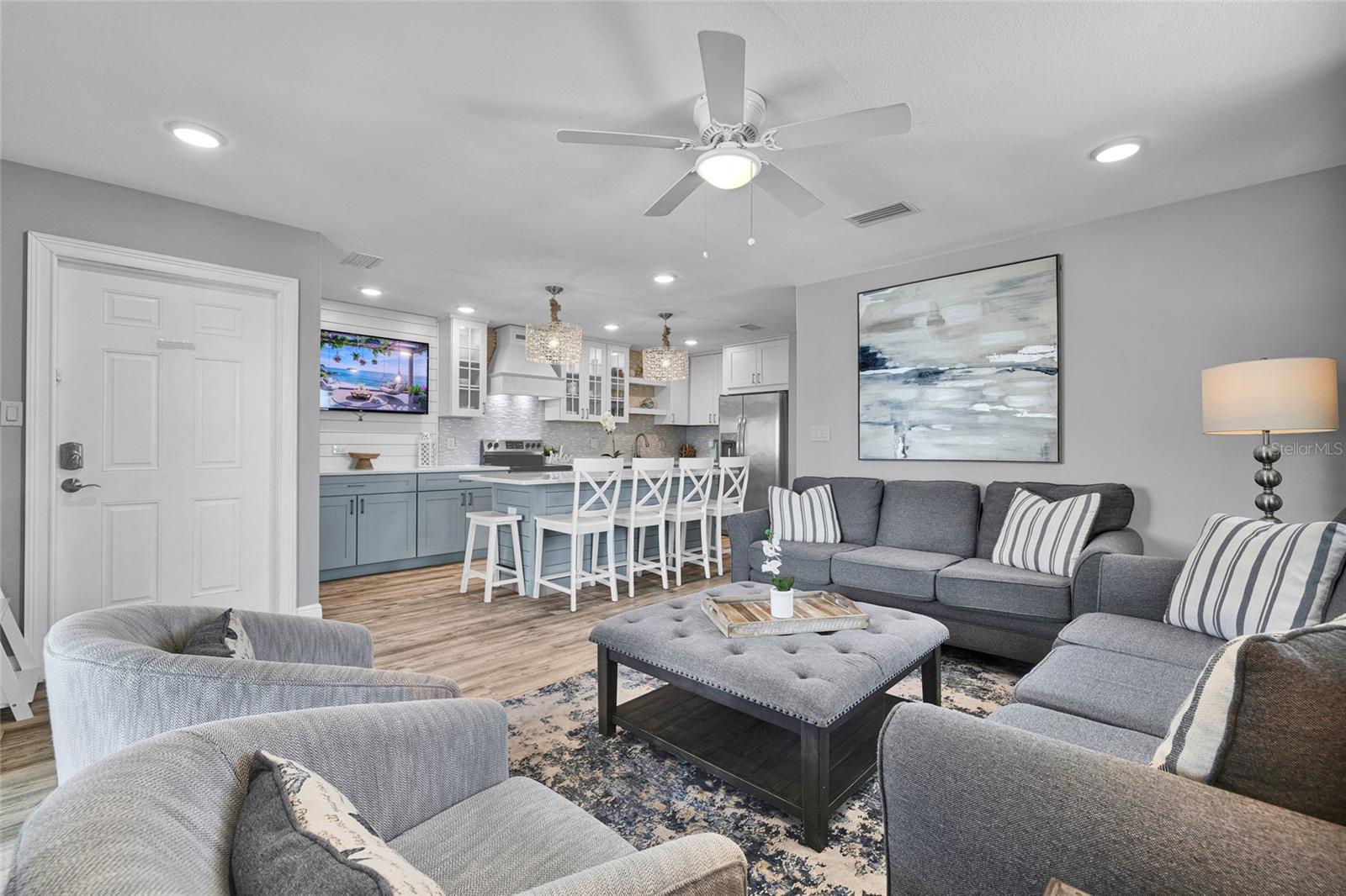 SHIP-A-HOEY CONDO - Residential