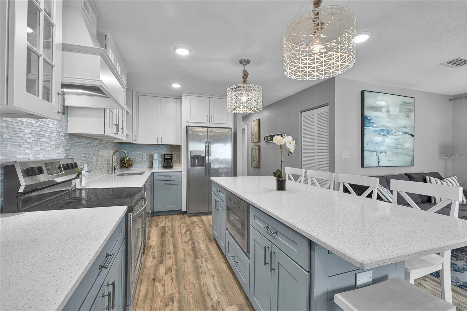 SHIP-A-HOEY CONDO - Residential