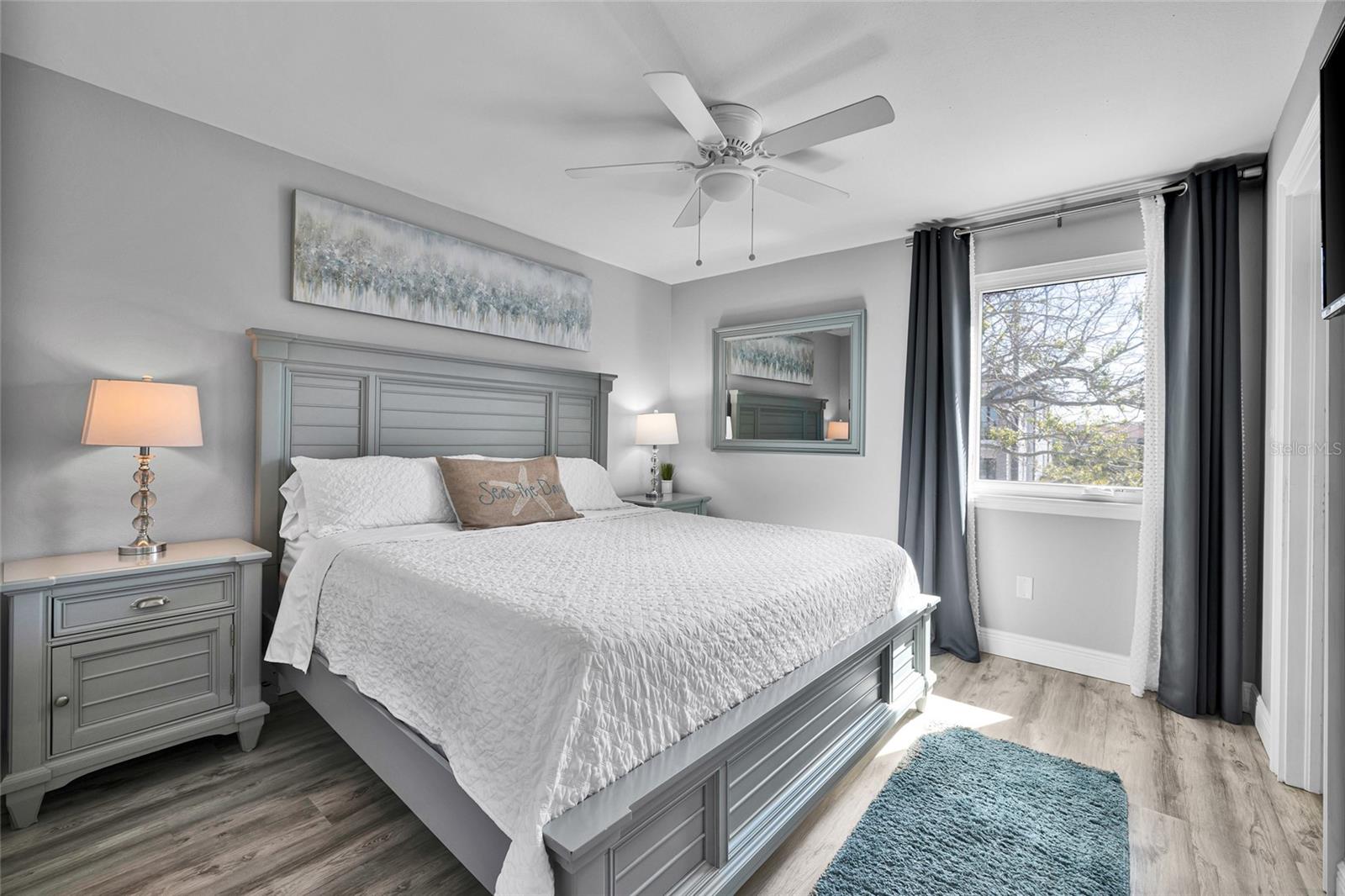 SHIP-A-HOEY CONDO - Residential