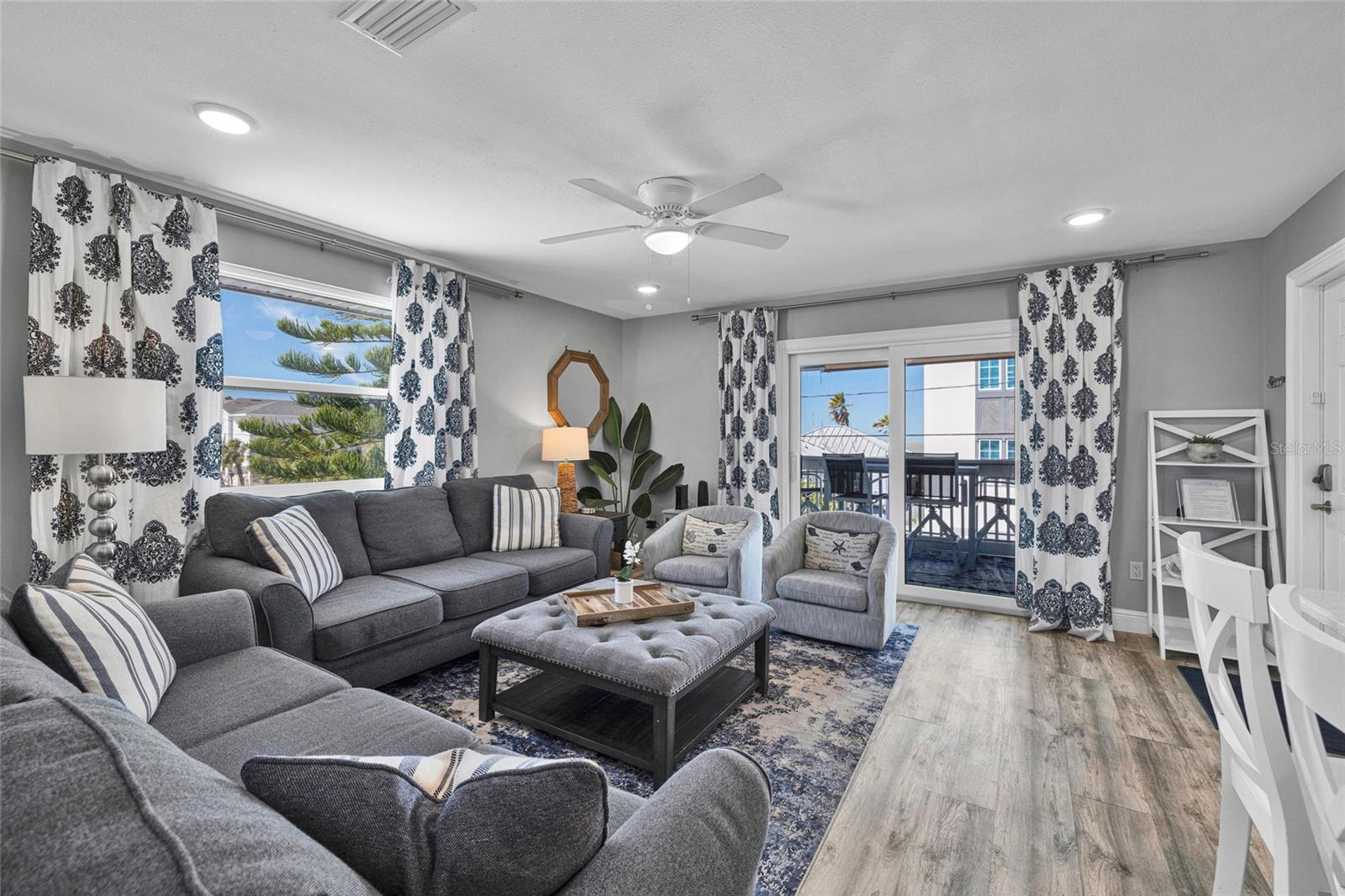 SHIP-A-HOEY CONDO - Residential