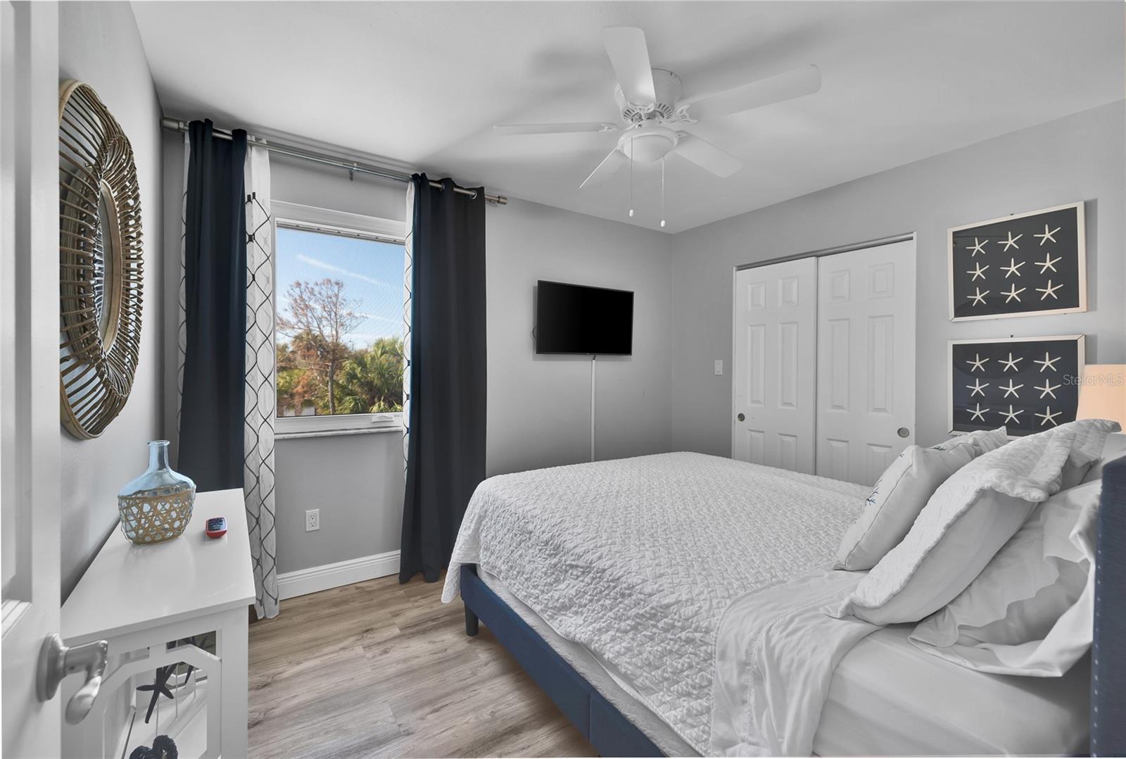 SHIP-A-HOEY CONDO - Residential