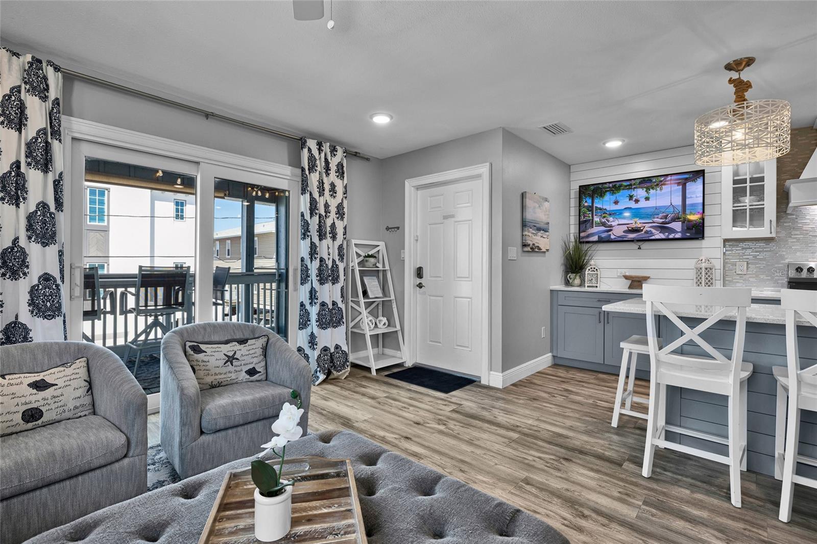 SHIP-A-HOEY CONDO - Residential