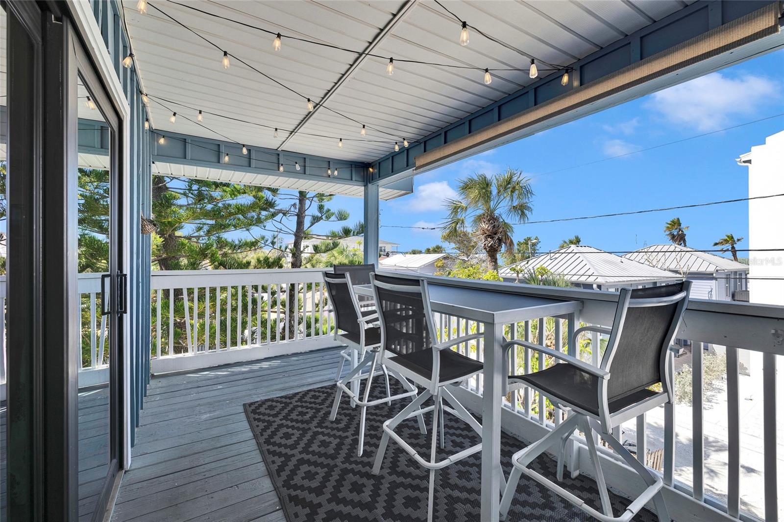 SHIP-A-HOEY CONDO - Residential