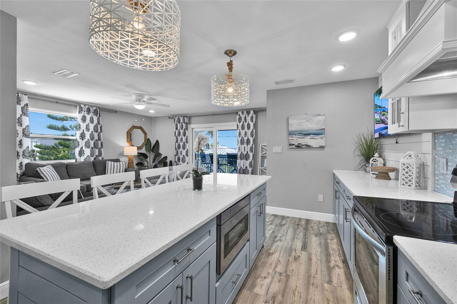SHIP-A-HOEY CONDO - Residential