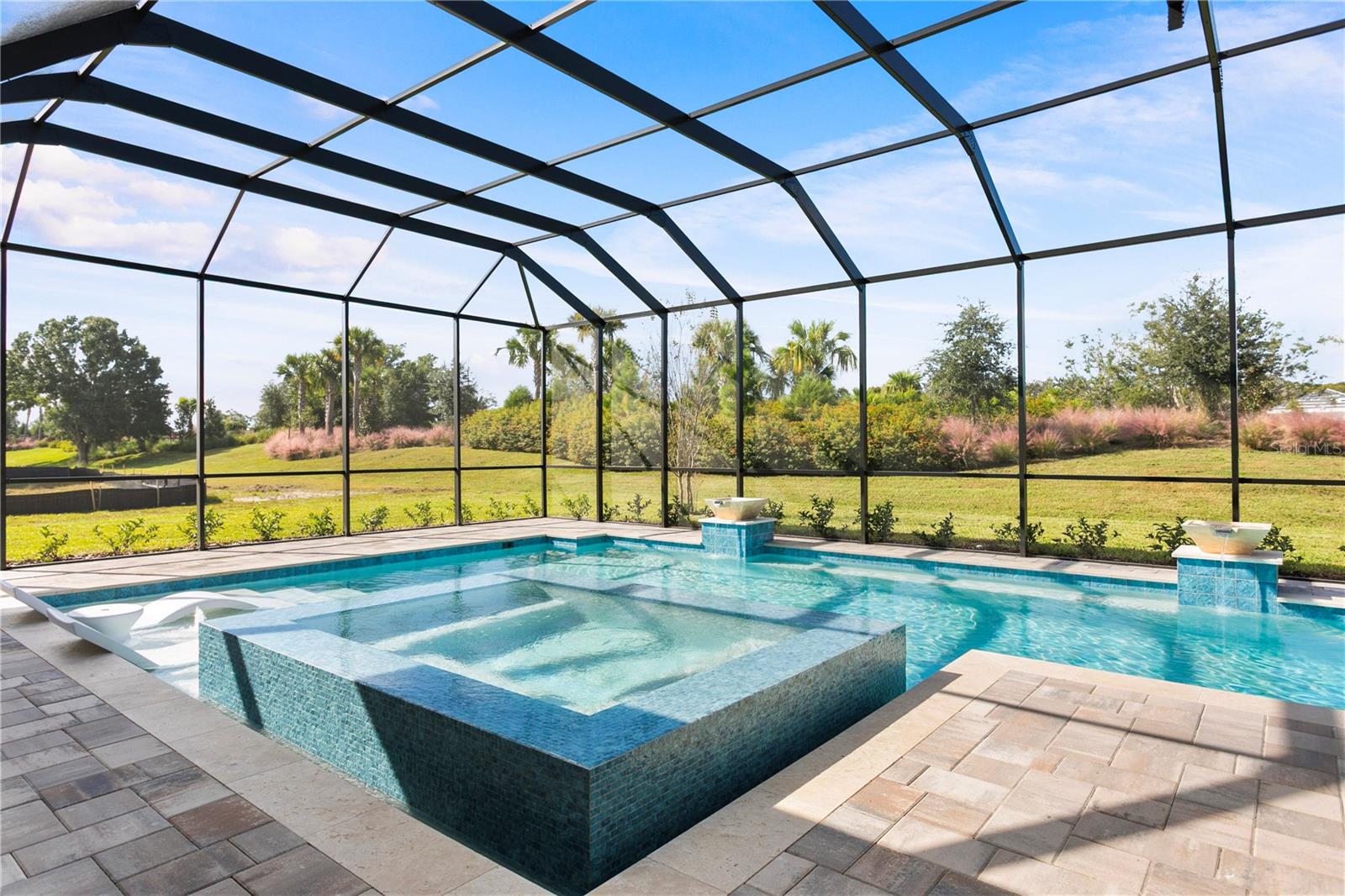 VICTORIA LAKES - Residential