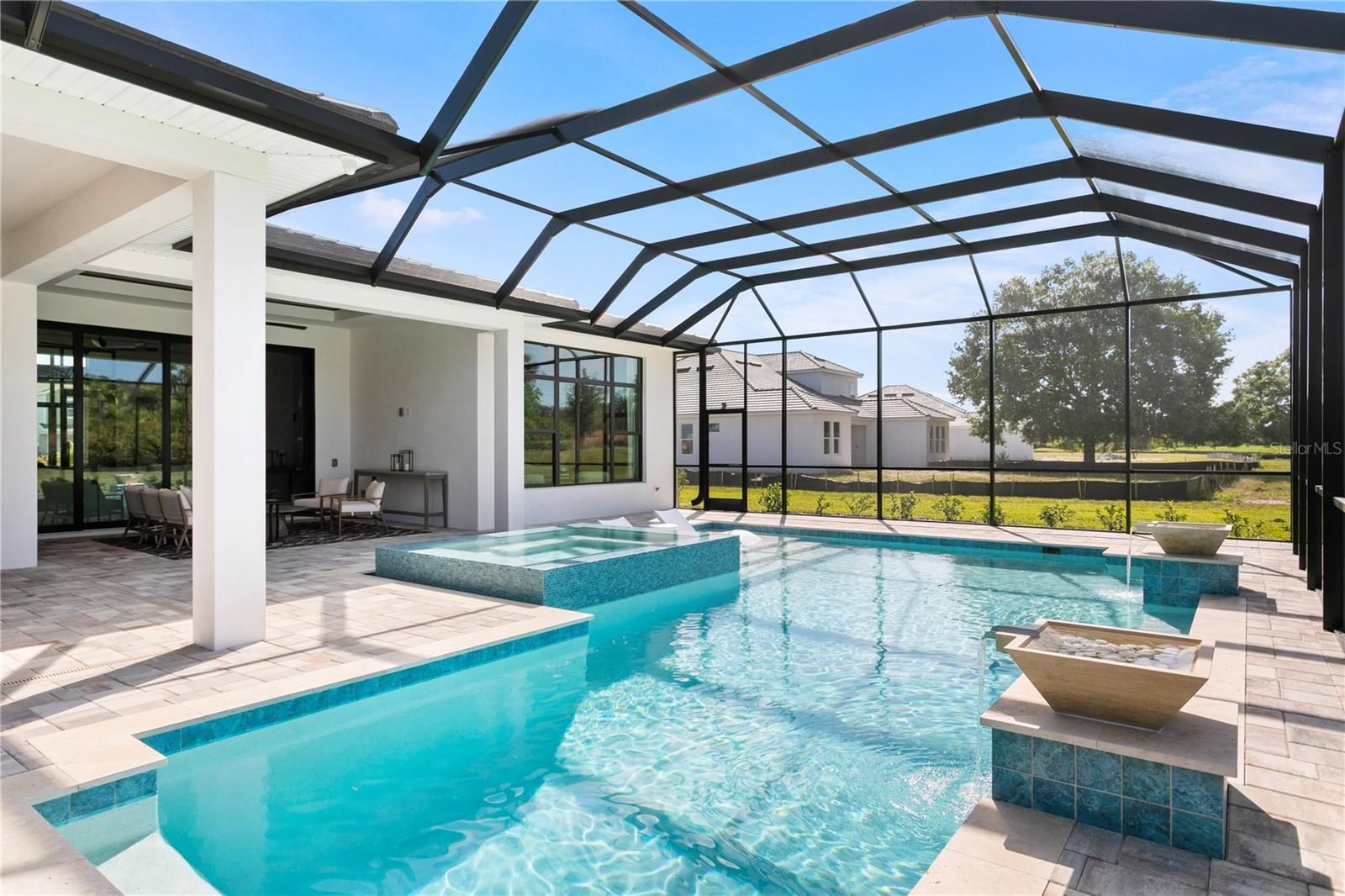 VICTORIA LAKES - Residential