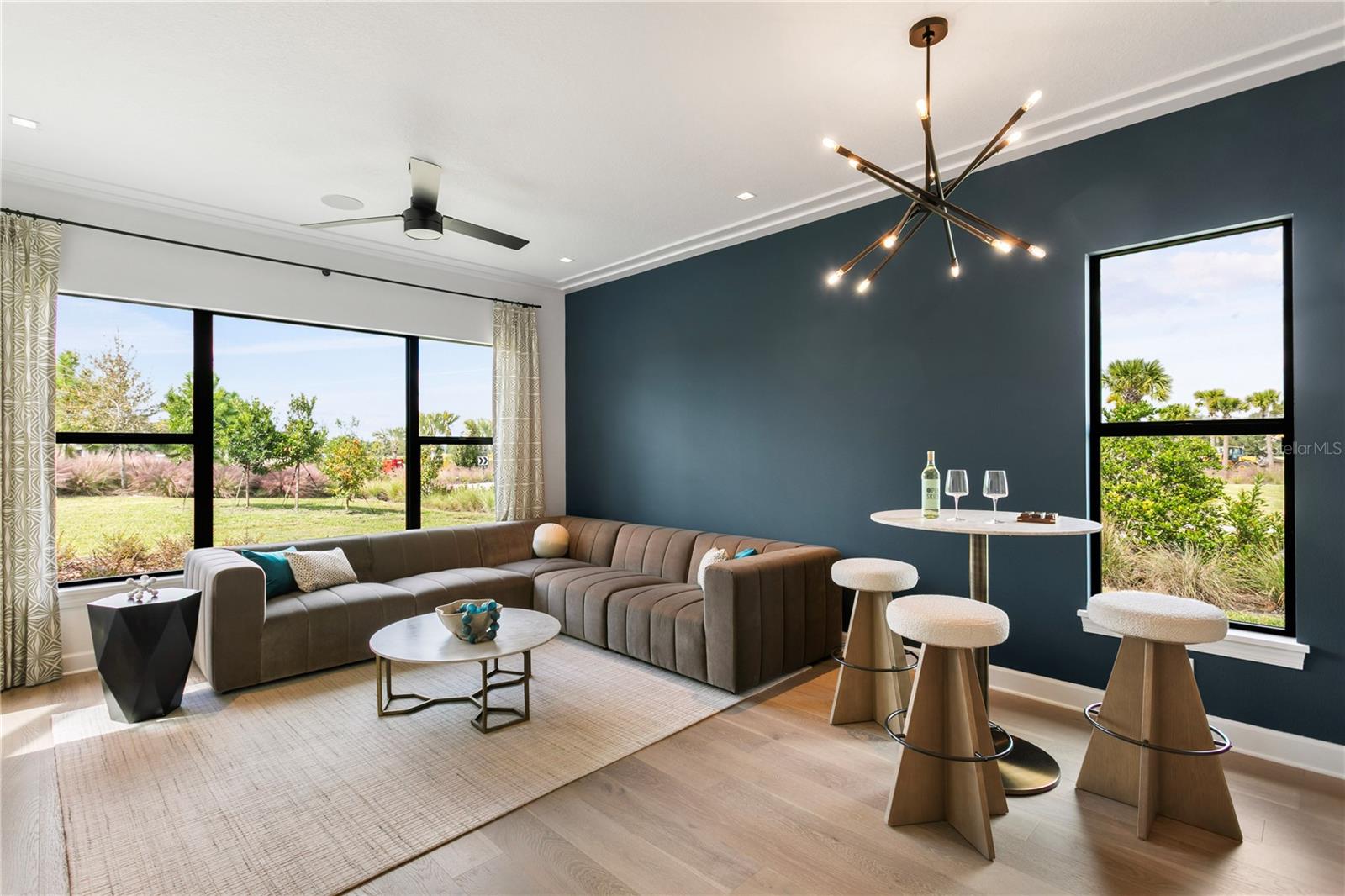 VICTORIA LAKES - Residential